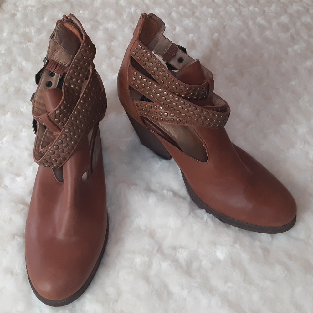 Vintage by Jeffrey Campbell Ankle Boots Sz 9.5